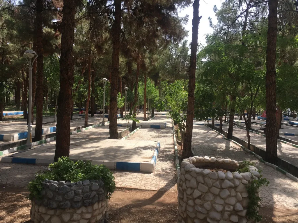فضای سبز ۱۷ شهریور - در سمنان کجاست